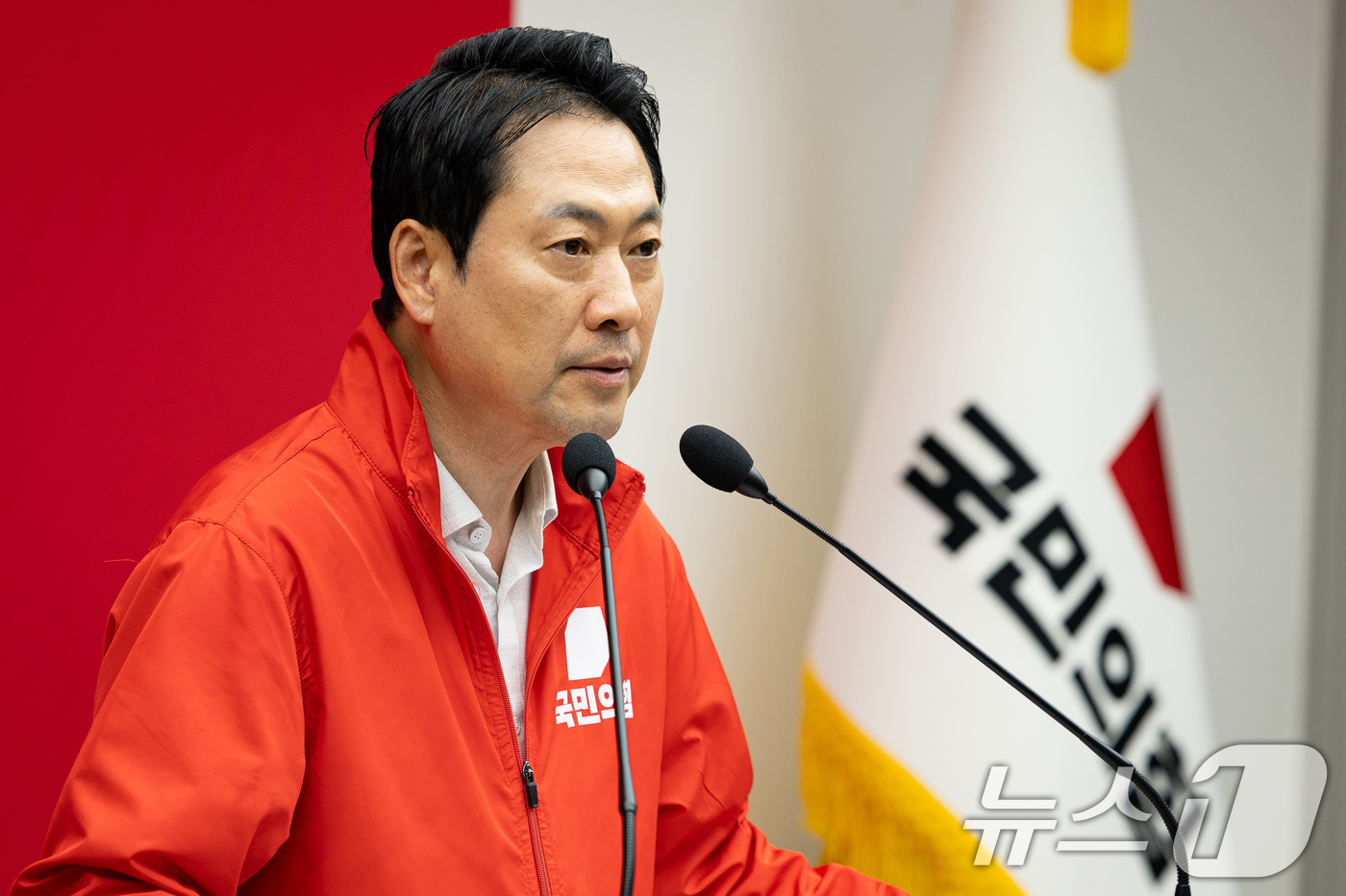 (서울=뉴스1) 유승관 기자 = 장동혁 국민의힘 대표가 29일 서울 여의도 중앙당사에서 이재명 대통령이 6·3 지방선거 및 국회의원 재보궐선거 사전투표 과정에서 기표소 밖으로 나와 …