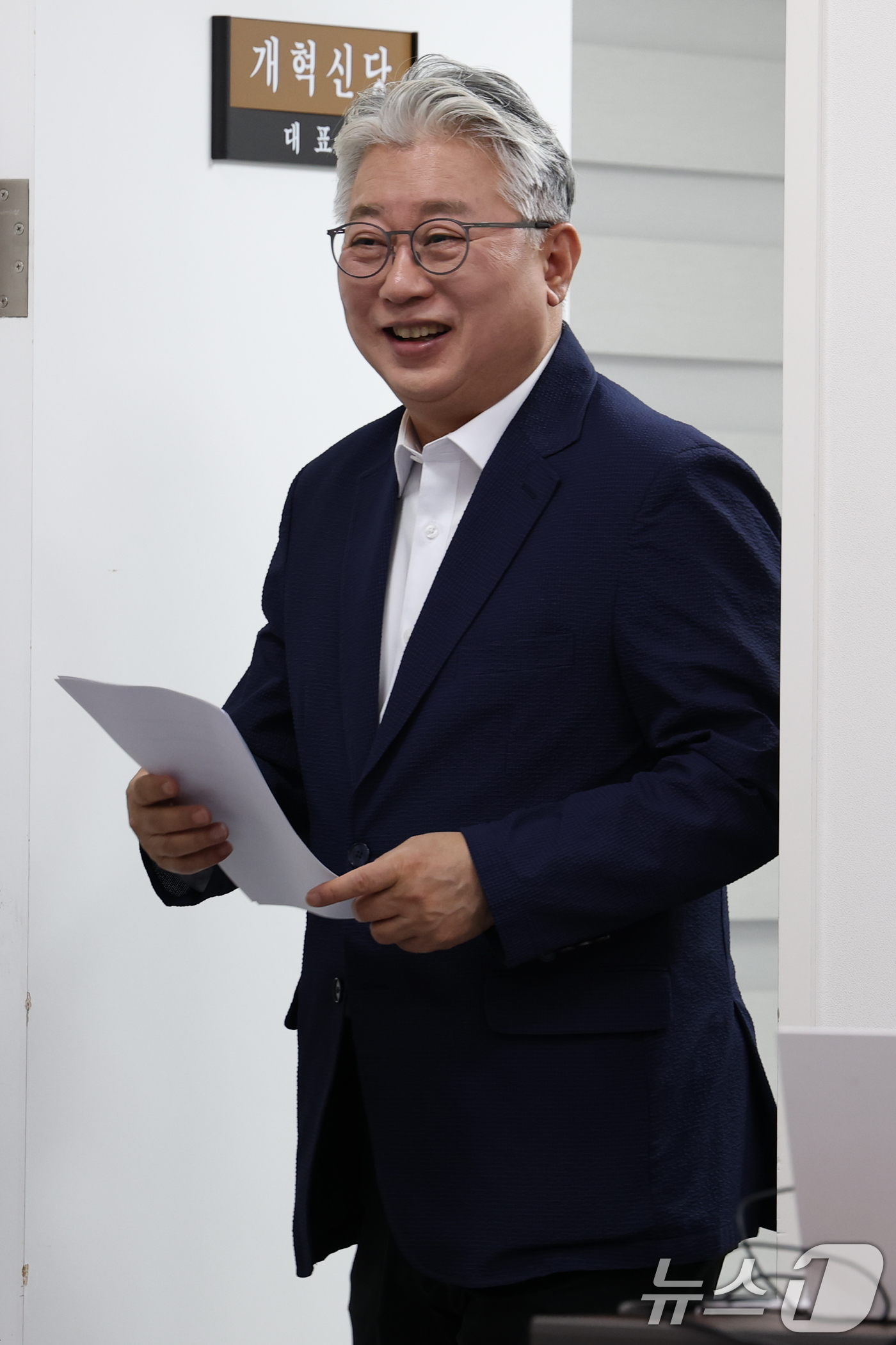 (서울=뉴스1) 유승관 기자 = 조응천 개혁신당 경기도지사 후보가 3일 서울 여의도 국회에서 긴급 기자회견에 참석하고 있다. 2026.5.3/뉴스1