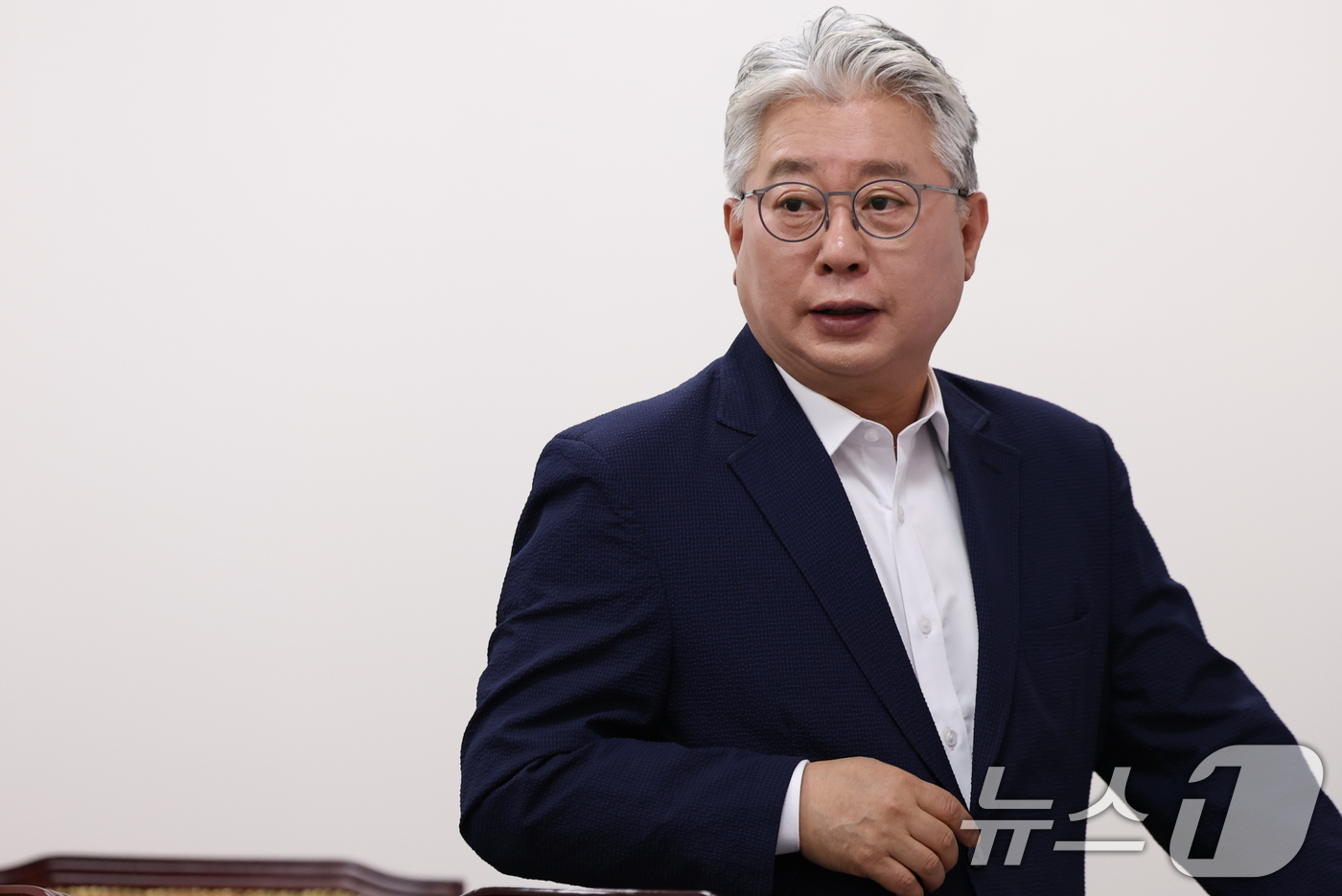 (서울=뉴스1) 유승관 기자 = 조응천 개혁신당 경기도지사 후보가 3일 서울 여의도 국회에서 긴급 기자회견에 참석하고 있다. 2026.5.3/뉴스1
