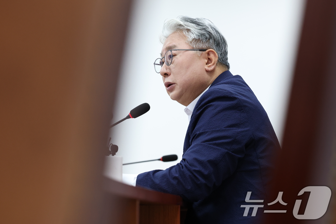 (서울=뉴스1) 유승관 기자 = 조응천 개혁신당 경기도지사 후보가 3일 서울 여의도 국회에서 긴급 기자회견을 하고 있다. 2026.5.3/뉴스1