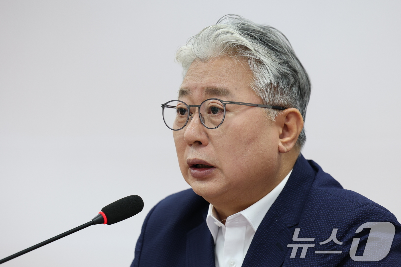 (서울=뉴스1) 유승관 기자 = 조응천 개혁신당 경기도지사 후보가 3일 서울 여의도 국회에서 긴급 기자회견을 하고 있다. 2026.5.3/뉴스1