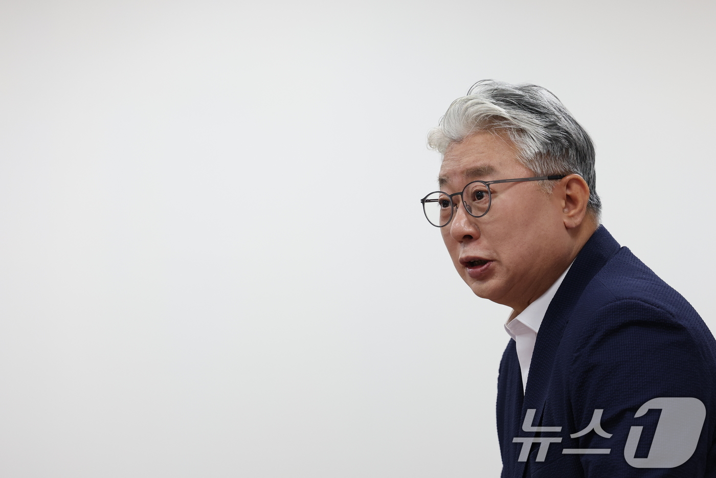 (서울=뉴스1) 유승관 기자 = 조응천 개혁신당 경기도지사 후보가 3일 서울 여의도 국회에서 긴급 기자회견을 하고 있다. 2026.5.3/뉴스1