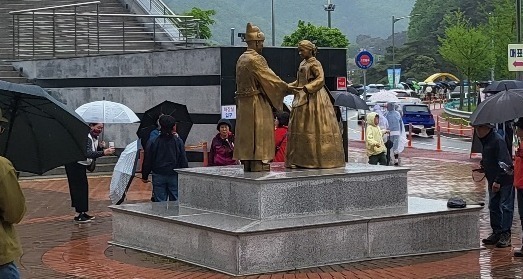 단종과 정순왕후 배경으로 찰칵