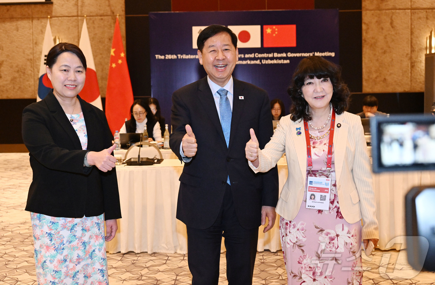 (서울=뉴스1) = ASEAN+3 재무장관회의 및 아시아개발은행(ADB) 연차총회 참석차 우즈베키스탄 사마라칸트를 방문 중인 구윤철 부총리 겸 재정경제부 장관이 3일(현지시간) 힐 …