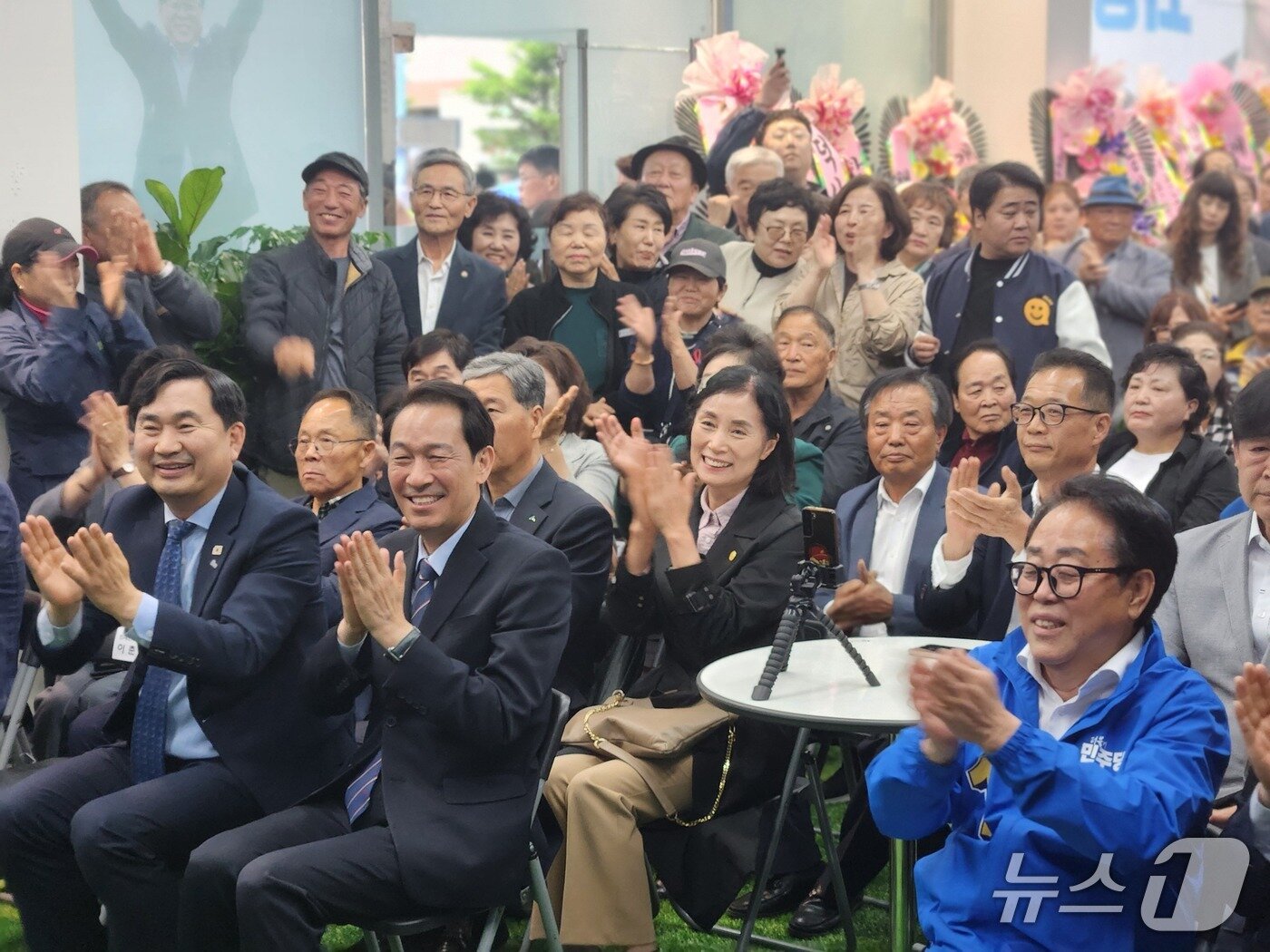 본문 이미지 - 최상기 6·3 지방선거 더불어민주당 강원 인제군수 예비후보 선거사무소 개소식이 3일 인제읍 옛 삼성프라자에 마련된 선거사무소에서 열렸다. 2026.5.3/뉴스1 이종재기자