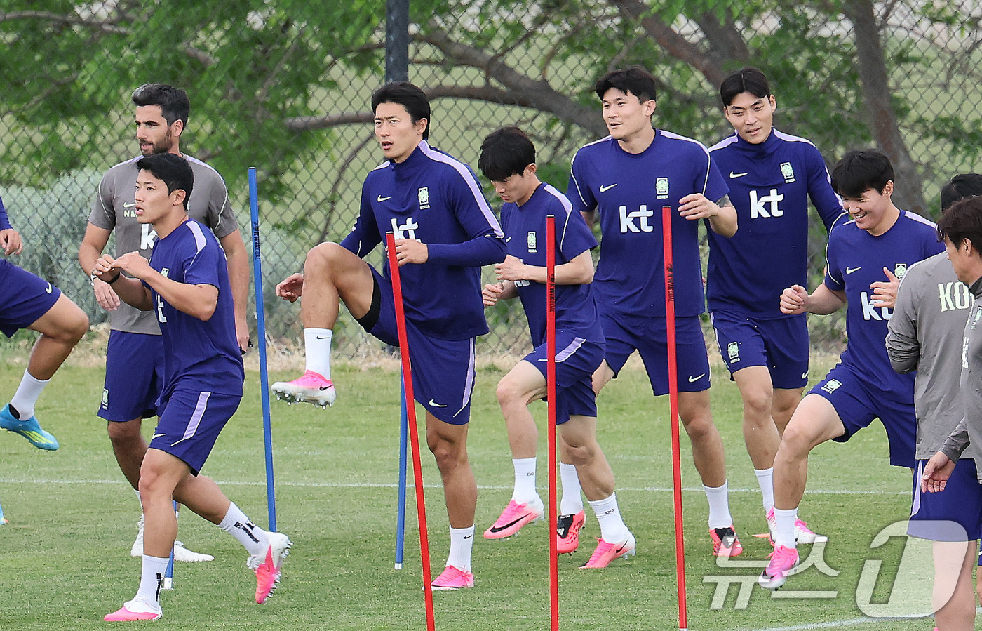 (솔트레이크시티(미국)=뉴스1) 임세영 기자 = 대한민국 축구대표팀 선수들이 29일(현지시간) 미국 유타주 헤리먼에 위치한 자이언스뱅크 트레이닝센터에서 훈련을 하고 있다. 2026 …