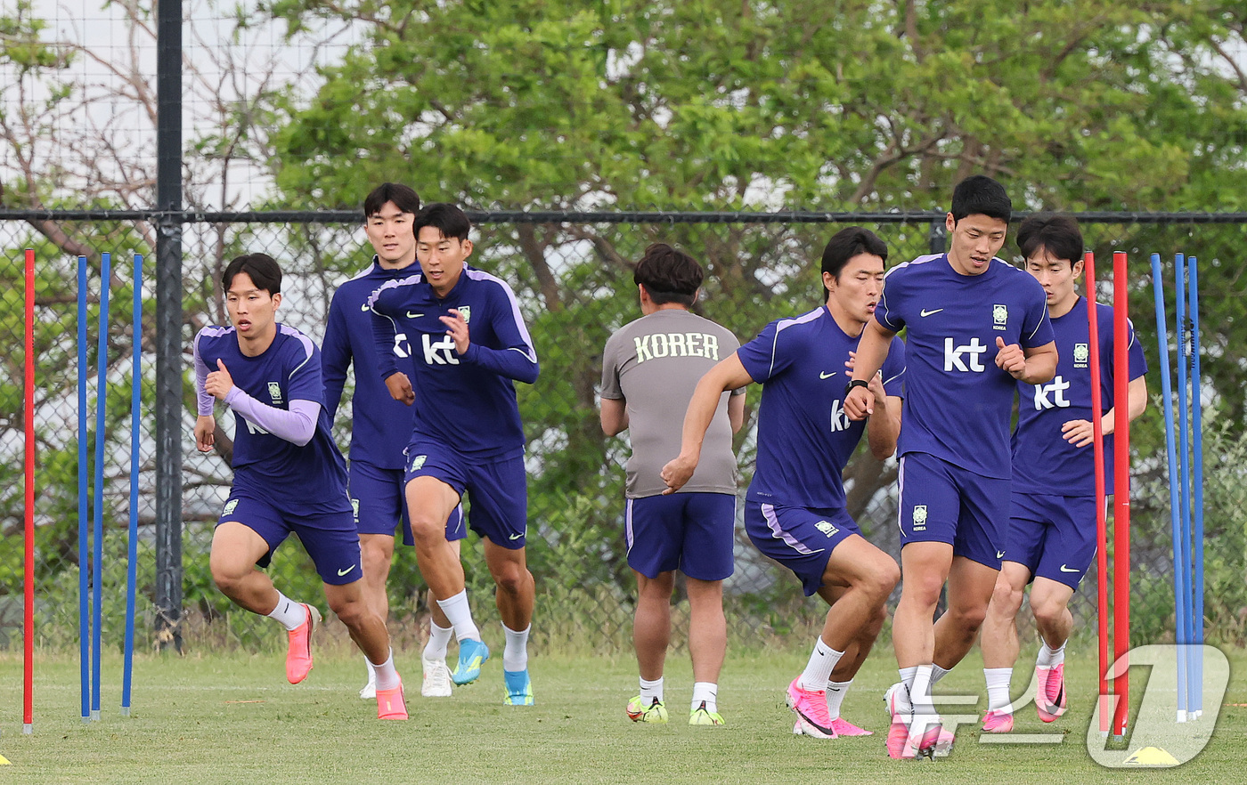 (솔트레이크시티(미국)=뉴스1) 임세영 기자 = 대한민국 축구대표팀 선수들이 29일(현지시간) 미국 유타주 헤리먼에 위치한 자이언스뱅크 트레이닝센터에서 훈련을 하고 있다. 2026 …