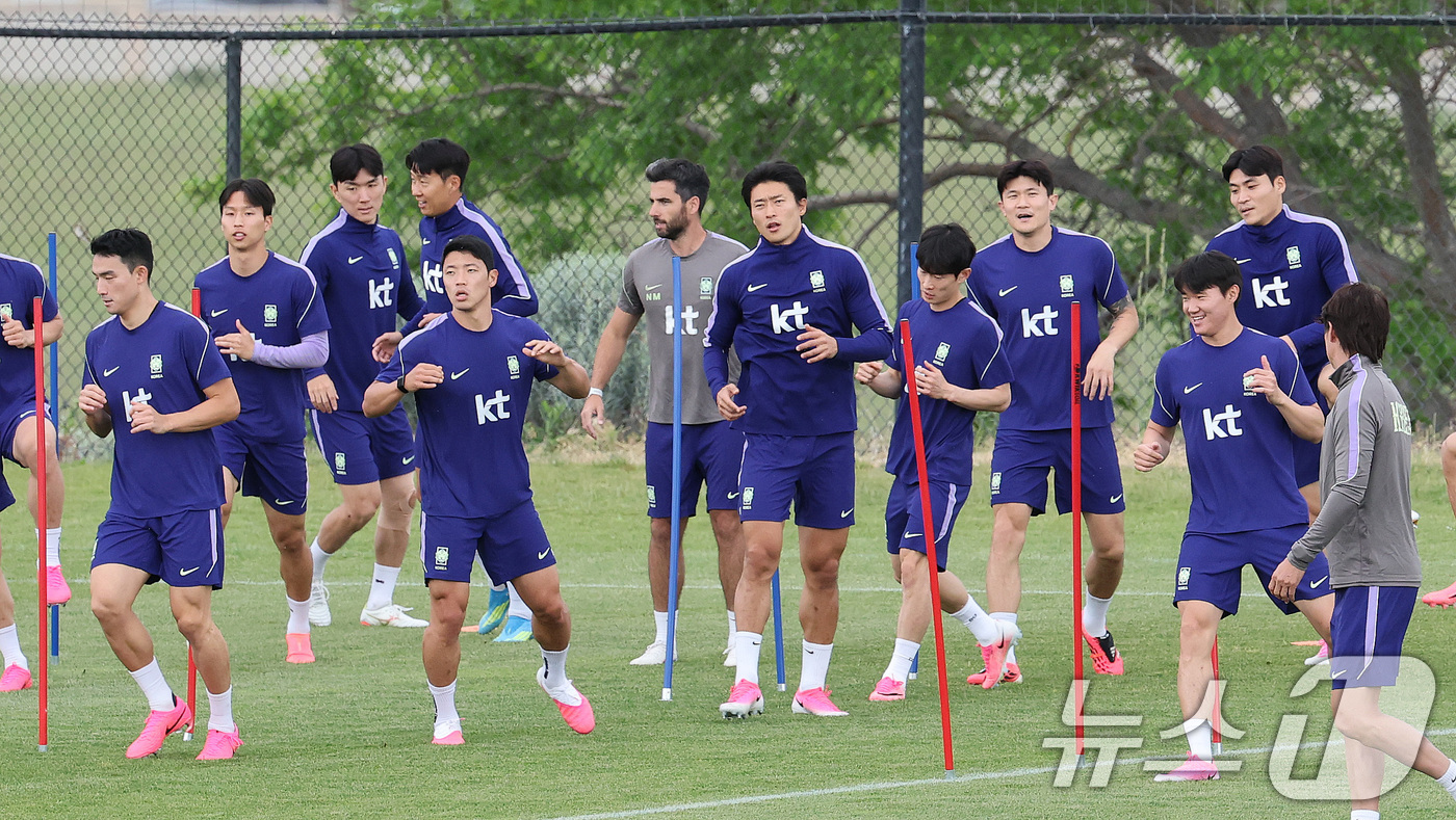 (솔트레이크시티(미국)=뉴스1) 임세영 기자 = 대한민국 축구대표팀 선수들이 29일(현지시간) 미국 유타주 헤리먼에 위치한 자이언스뱅크 트레이닝센터에서 훈련을 하고 있다. 2026 …