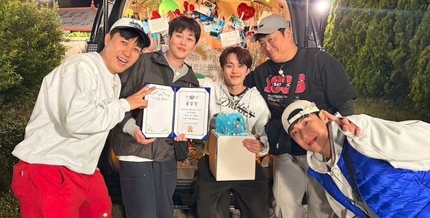 '1박2일' 딘딘, 막내 유선호 하차에 눈물 펑펑 "넌 최고의 막내"
