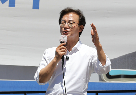 전재수 부산시장 후보, 반송큰시장서 지지 호소