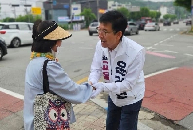 본투표 나흘 앞…충북교육감 후보들, 마지막 주말 '총력 유세'