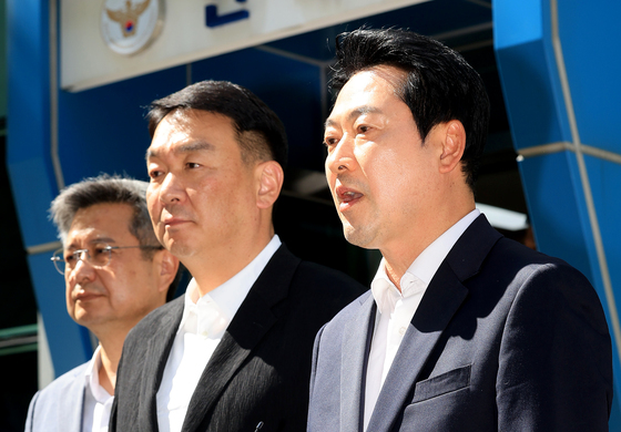 국힘, 李대통령 '투표지 노출 논란' 고발…선관위 방문까지 총공세