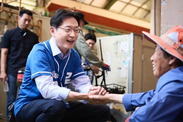 김경수 "유능한 도지사"·박완수 "검증된 일꾼"…마지막 주말 집중유세