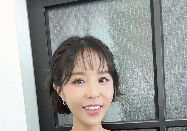'7세 연하 문원과 결혼' 새댁 신지, 놀라운 '뼈말라' 비주얼 [N샷]