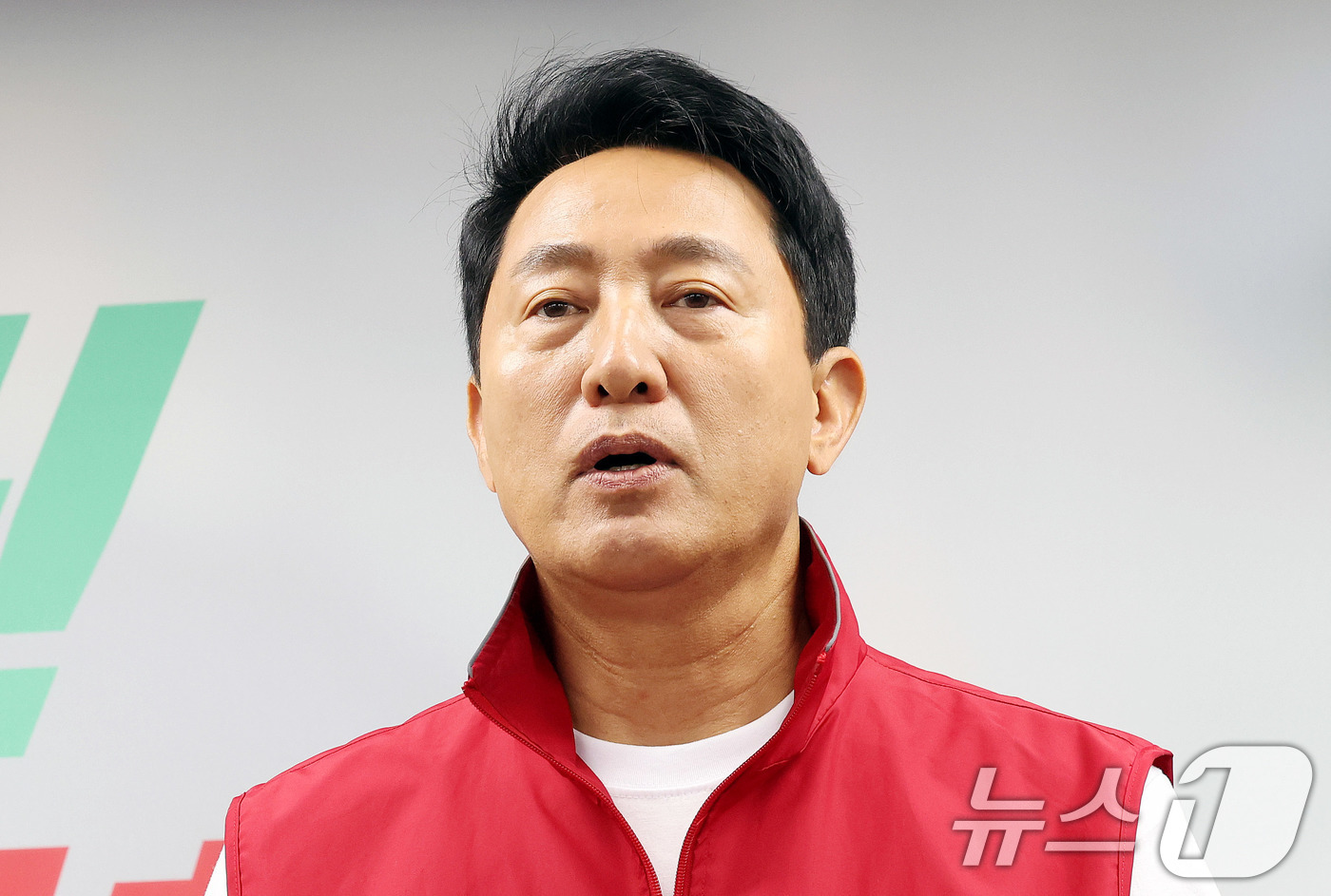 (서울=뉴스1) 박지혜 기자 = 오세훈 국민의힘 서울시장 후보가 31일 서울 종로구 선거캠프에서 열린 '서울시민 5대 명령- 3부 2민' 기자간담회에서 지지를 호소하고 있다.이날 …