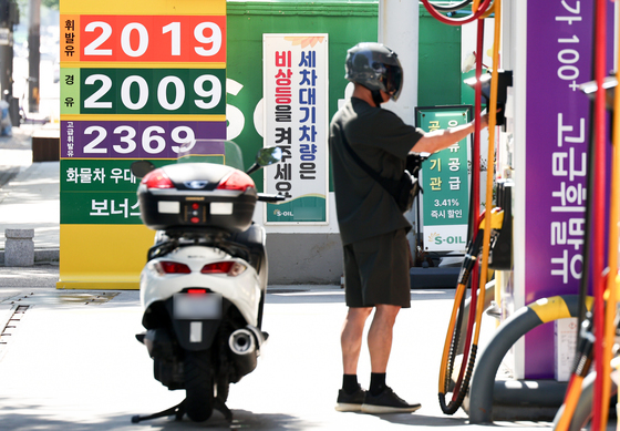 주유소 휘발유·경유 평균 가격 2주 연속 하락
