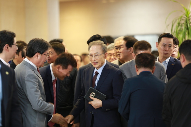 이명박 전 대통령, 부산 수영로교회 예배