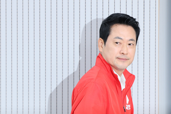 기자회견 참석하는 장동혁