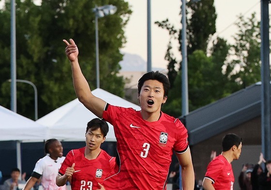 [속보] '한국 골 잔치' 조규성, 후반 31분 멀티골…5-0