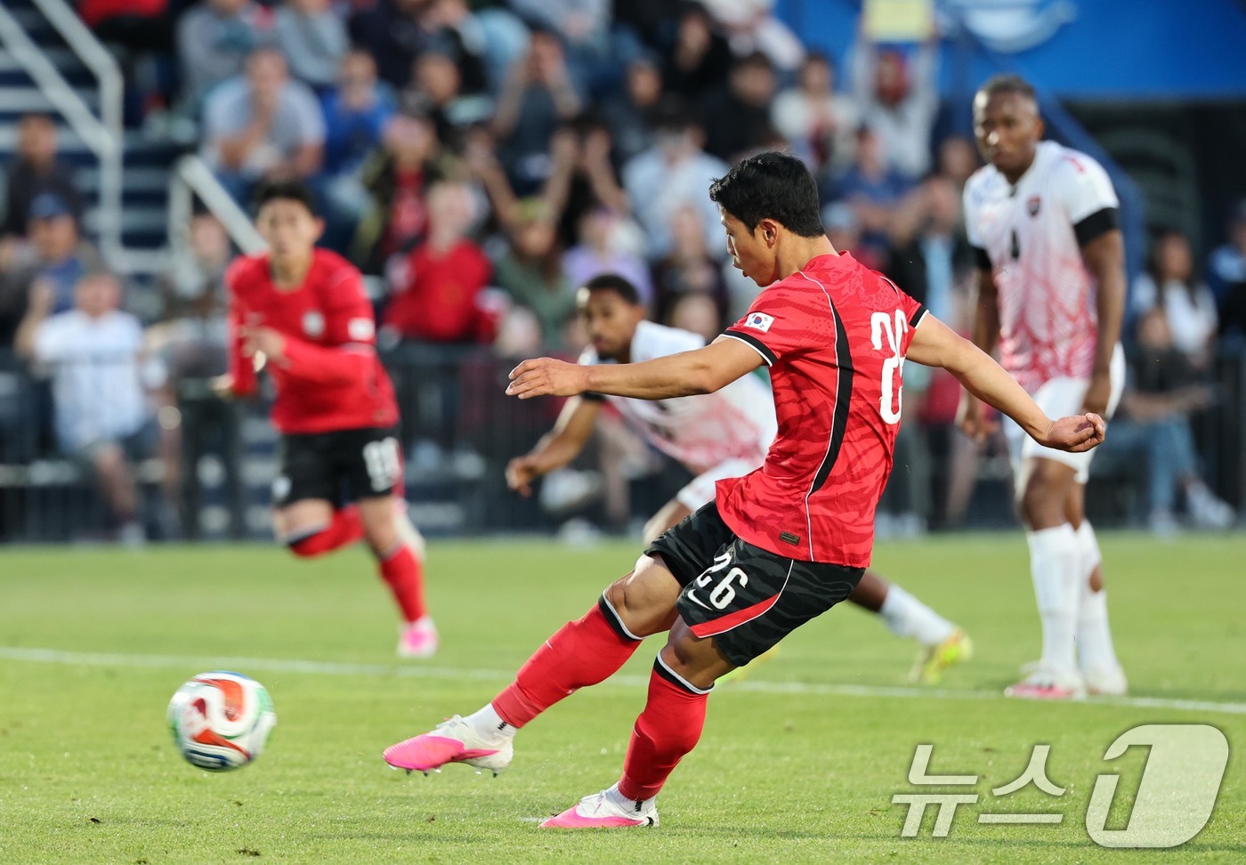 (프로보(유타주)=뉴스1) 임세영 기자 = 대한민국 축구대표팀 황희찬이 30일(현지시간) 미국 유타주 솔트레이크시티 브리검 영 대학교 BYU 사우스필드 경기장에서 2026 국제축구 …