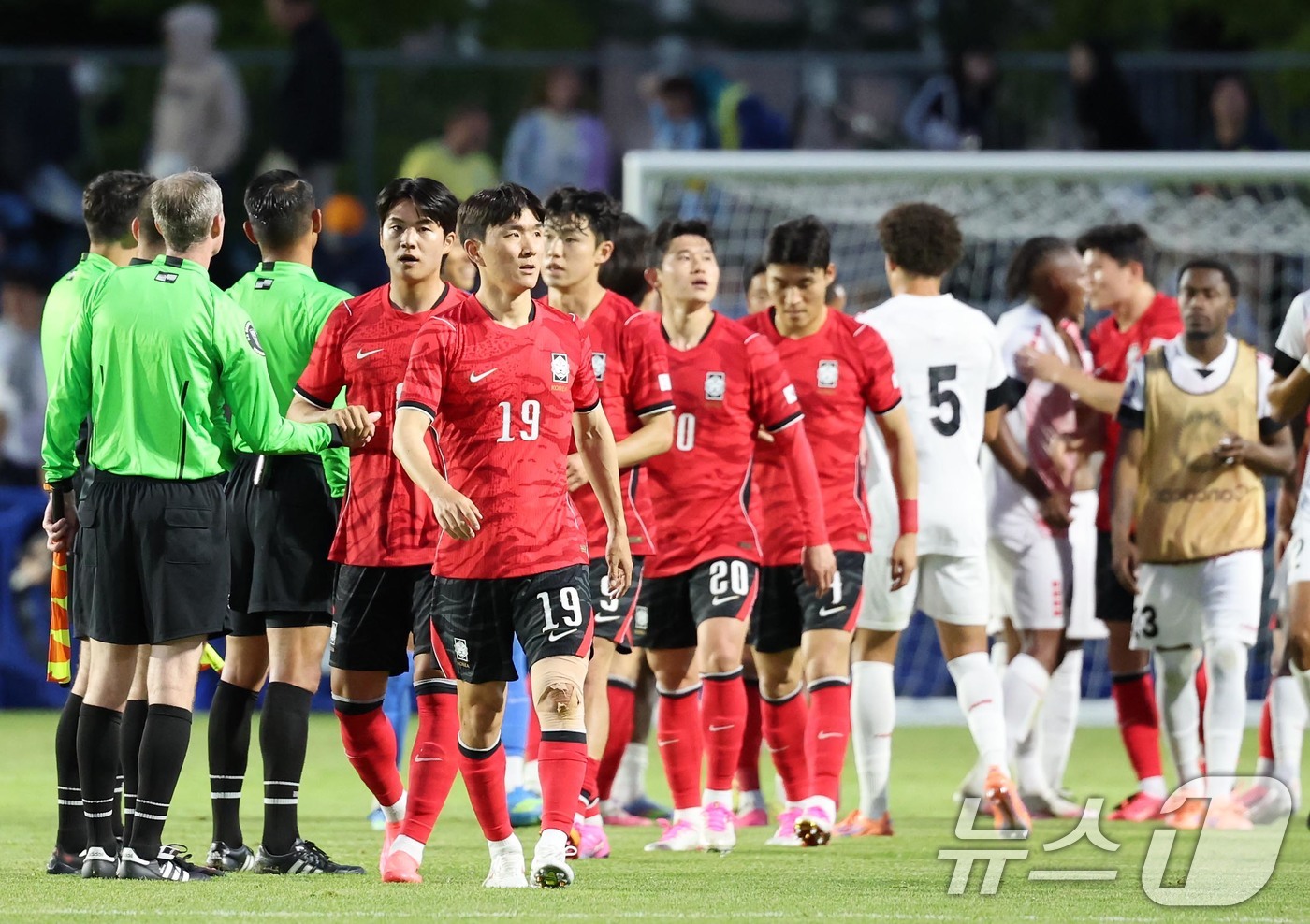(프로보(유타주)=뉴스1) 임세영 기자 = 대한민국 축구대표팀 선수들이 30일(현지시간) 미국 유타주 솔트레이크시티 브리검 영 대학교 BYU 사우스필드 경기장에서 2026 국제축구 …