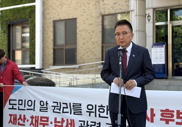 김영환, 연일 신용한 때리기…신 "정책 없이 의혹 부풀리기"