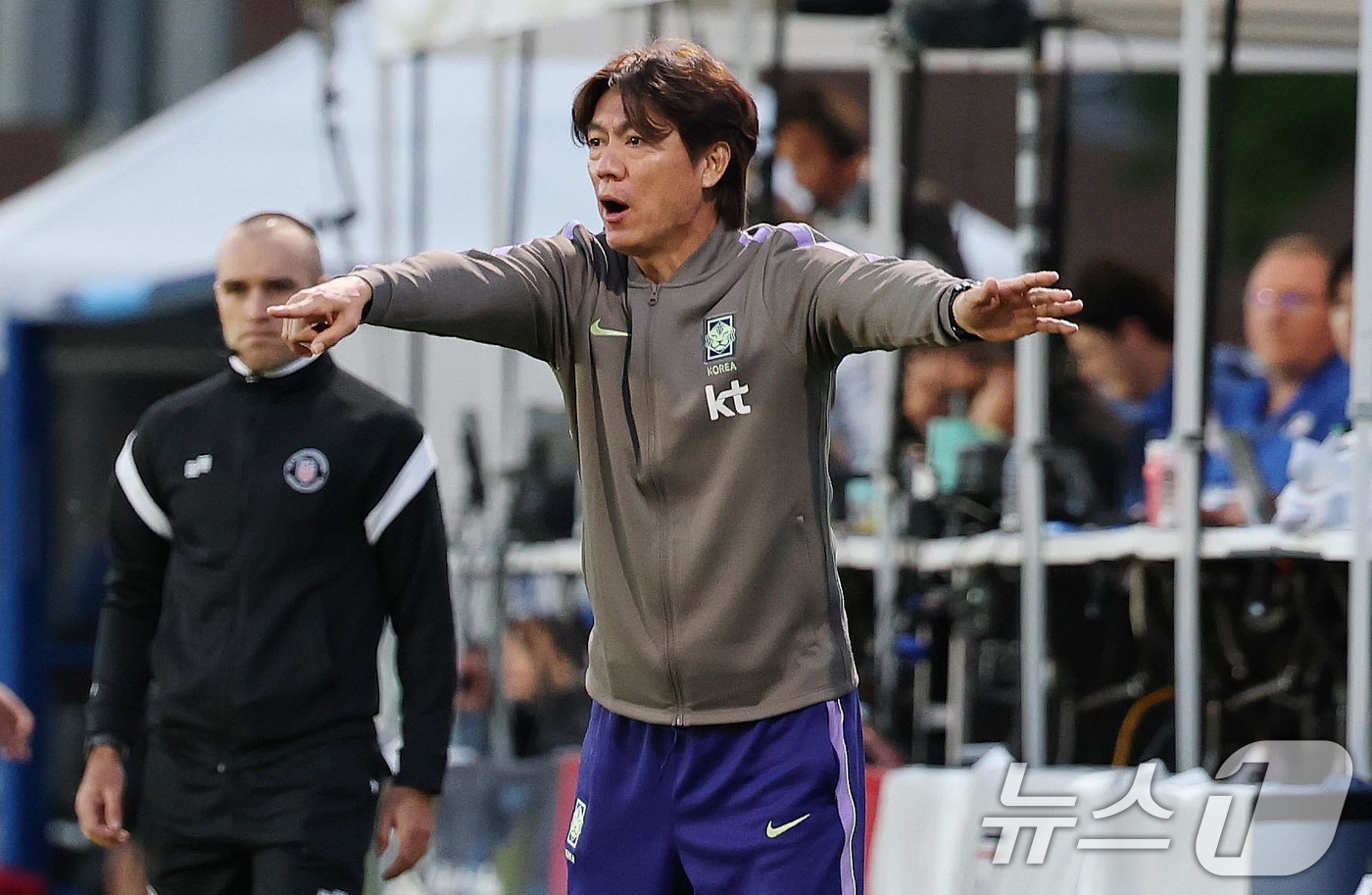 (프로보(유타주)=뉴스1) 임세영 기자 = 홍명보 대한민국 축구대표팀 감독이 30일(현지시간) 미국 유타주 솔트레이크시티 브리검 영 대학교 BYU 사우스필드 경기장에서 2026 국 …