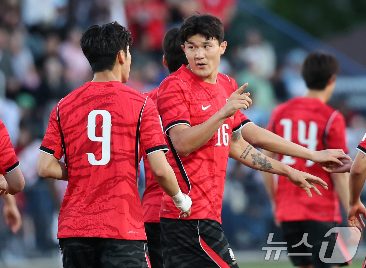 (프로보(유타주)=뉴스1) 임세영 기자 = 대한민국 축구대표팀 김민재과 이기혁이 30일(현지시간) 미국 유타주 솔트레이크시티 브리검 영 대학교 BYU 사우스필드 경기장에서 2026 …