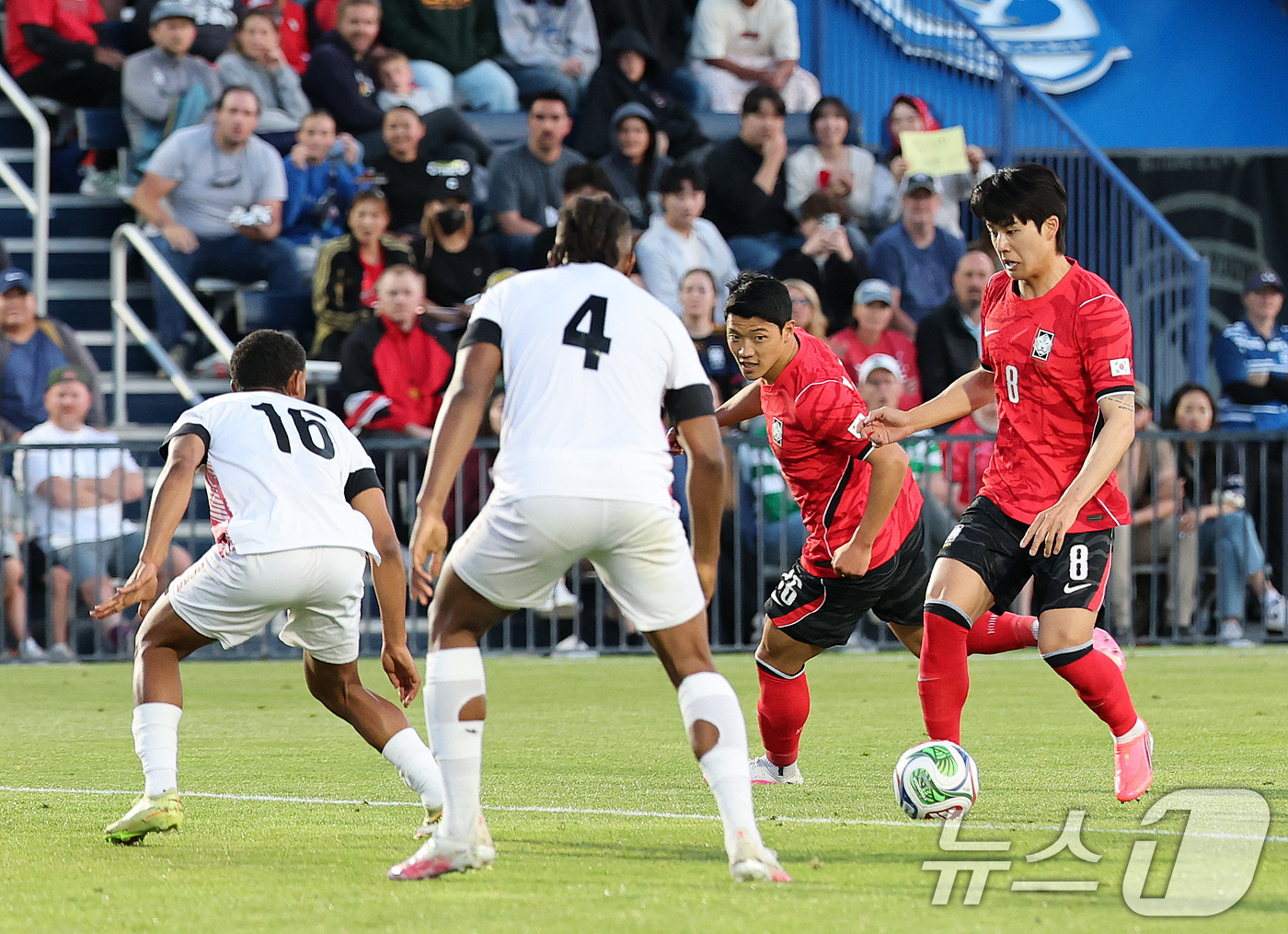 (프로보(유타주)=뉴스1) 임세영 기자 = 대한민국 축구대표팀 설영우가 30일(현지시간) 미국 유타주 솔트레이크시티 브리검 영 대학교 BYU 사우스필드 경기장에서 2026 국제축구 …