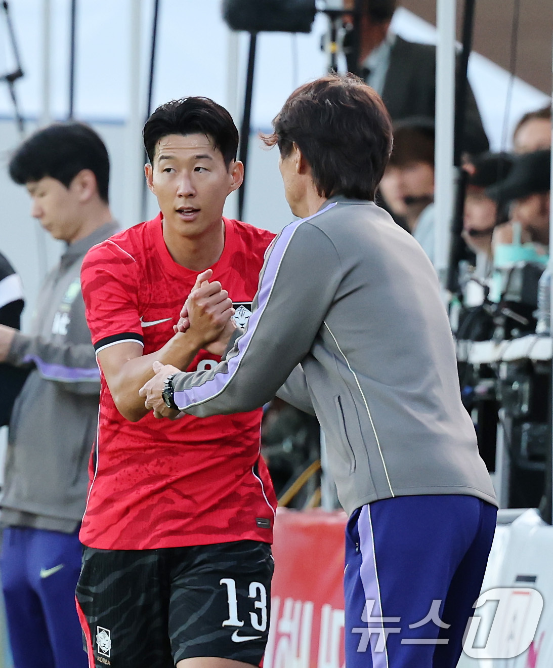 (프로보(유타주)=뉴스1) 임세영 기자 = 홍명보 대한민국 축구대표팀 감독이 30일(현지시간) 미국 유타주 솔트레이크시티 브리검 영 대학교 BYU 사우스필드 경기장에서 2026 국 …