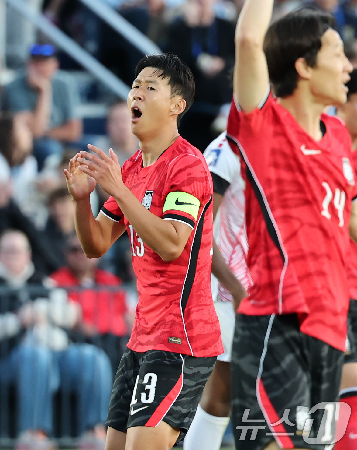 (프로보(유타주)=뉴스1) 임세영 기자 = 대한민국 축구대표팀 손흥민이 30일(현지시간) 미국 유타주 솔트레이크시티 브리검 영 대학교 BYU 사우스필드 경기장에서 2026 국제축구 …
