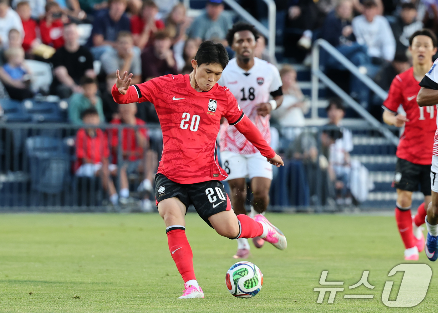 (프로보(유타주)=뉴스1) 임세영 기자 = 대한민국 축구대표팀 이동경이 30일(현지시간) 미국 유타주 솔트레이크시티 브리검 영 대학교 BYU 사우스필드 경기장에서 2026 국제축구 …