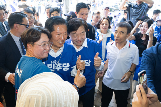 정청래 대표 '엄지척 기념 촬영'