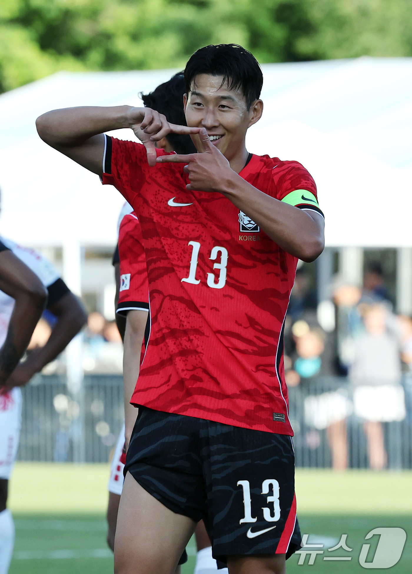 (프로보(유타주)=뉴스1) 임세영 기자 = 대한민국 축구대표팀 손흥민이 30일(현지시간) 미국 유타주 솔트레이크시티 브리검 영 대학교 BYU 사우스필드 경기장에서 2026 국제축구 …