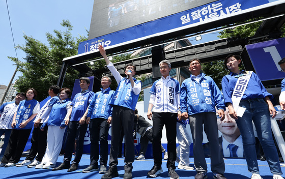 지방선거 D-3, 지지 호소하는 정원오