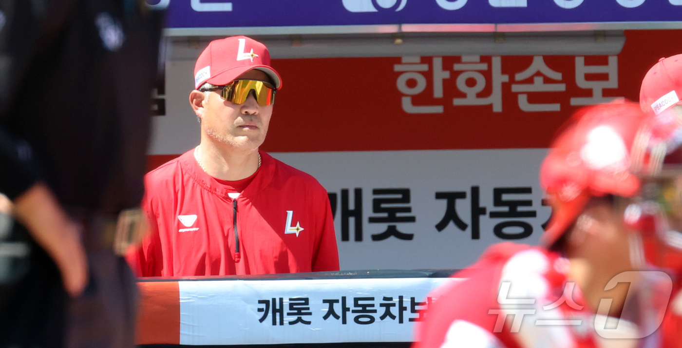 (대전=뉴스1) 김기남 기자 = 31일 대전 한화생명볼파크에서 열린 2026 신한 SOL KBO리그 SSG 랜더스와 한화 이글스의 경기에서 11연패를 달리고 있는 SSG 이숭용 감 …