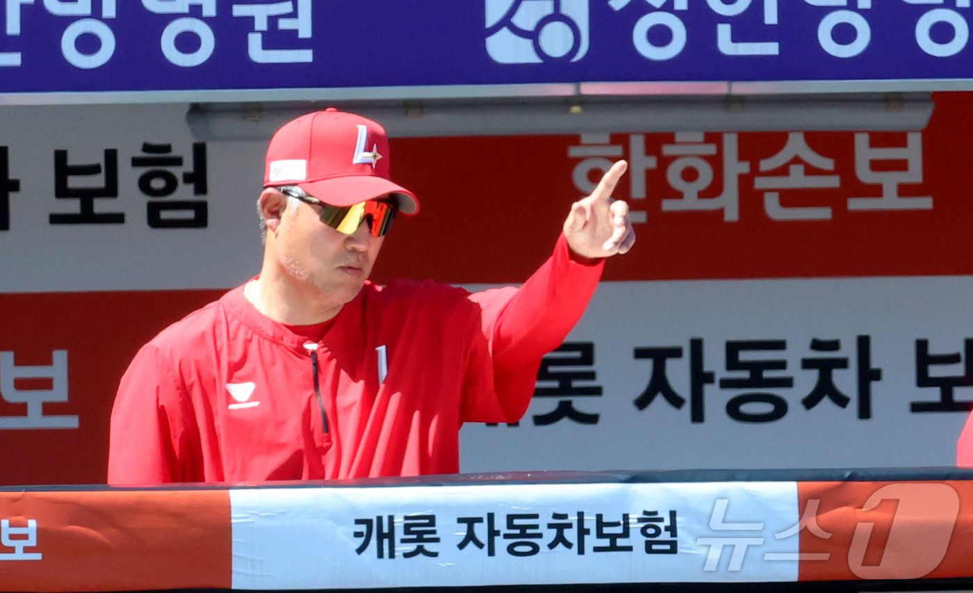 (대전=뉴스1) 김기남 기자 = 31일 대전 한화생명볼파크에서 열린 2026 신한 SOL KBO리그 SSG 랜더스와 한화 이글스의 경기에서 11연패를 달리고 있는 SSG 이숭용 감 …