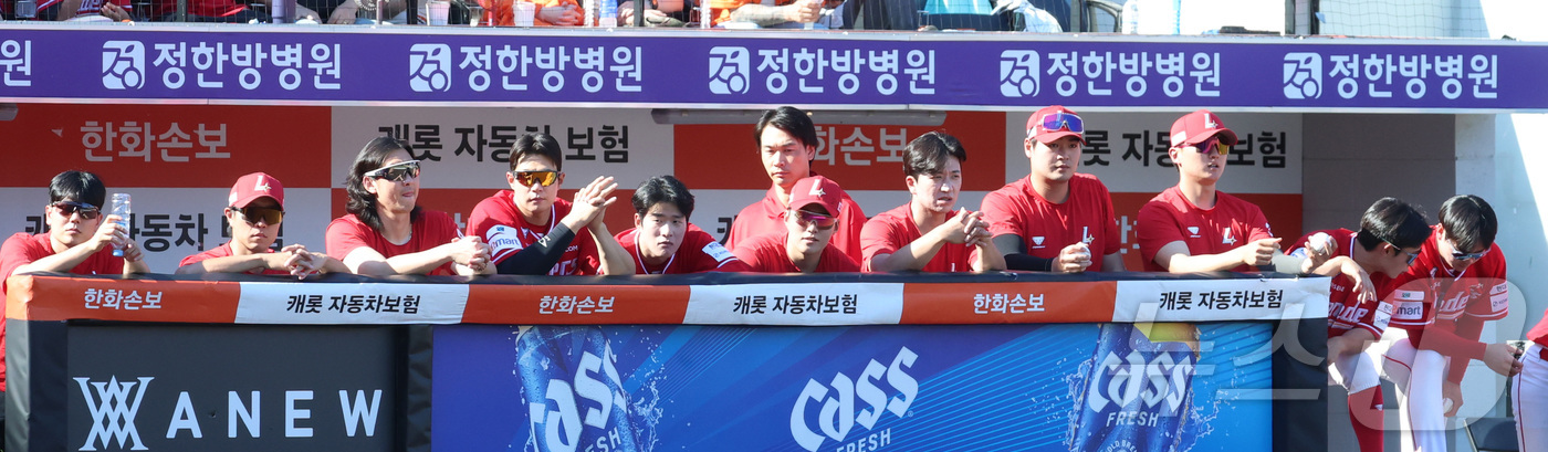 (대전=뉴스1) 김기남 기자 = 31일 대전 한화생명볼파크에서 열린 2026 신한 SOL KBO리그 SSG 랜더스와 한화 이글스의 경기에서 한화가 8회말 대량 득점하며 12연패 위 …