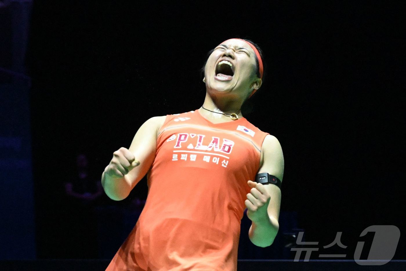 (AFP=뉴스1) = 여자 단식 세계 랭킹 1위 안세영이 31일(현지시간) 싱가포르에서 열린 2026 세계배드민턴연맹(BWF) 월드투어 슈퍼 750 싱가포르 오픈 결승전 일본 야마 …