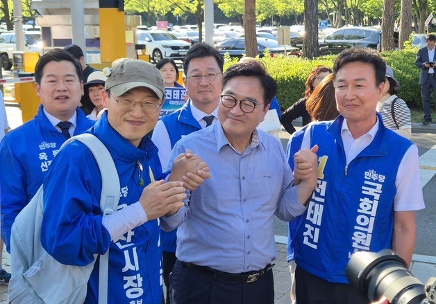 우원식 "김상욱은 민주주의를 지키려고 한 사람"…울산서 지원유세