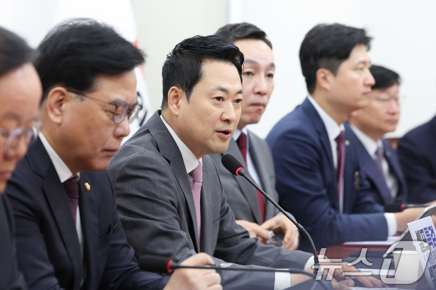 (서울=뉴스1) 신웅수 기자 = 장동혁 국민의힘 대표가 4일 서울 여의도 국회에서 열린 최고위원회의에서 발언하고 있다. 2026.5.4/뉴스1