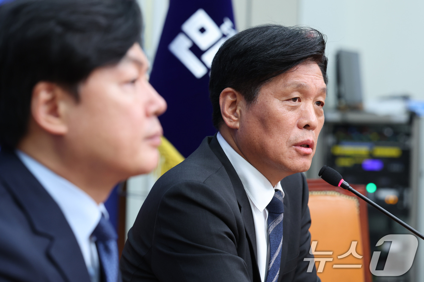 (서울=뉴스1) 신웅수 기자 = 조승래 더불어민주당 사무총장이 4일 서울 여의도 국회에서 지방선거 D-30 기자간담회를 하고 있다. 2026.5.4/뉴스1