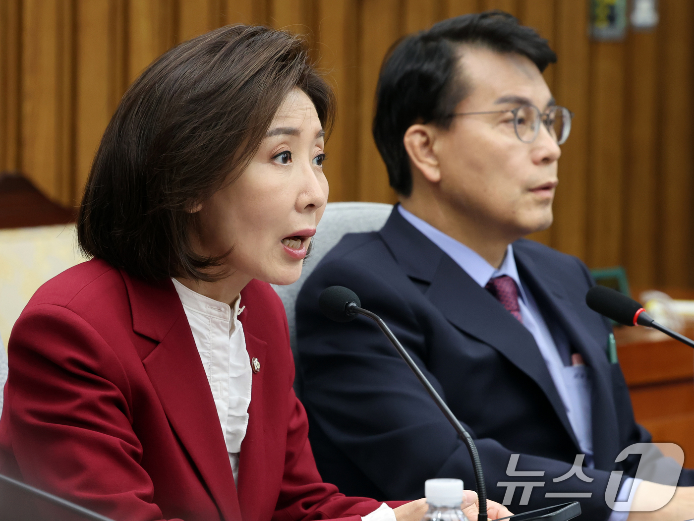 (서울=뉴스1) 황기선 기자 = 나경원 국민의힘 법제사법위원회 간사가 4일 오후 서울 여의도 국회에서 열린 '이재명 죄지우기 특검법 위헌성 긴급토론회'에서 모두발언을 하고 있다. …