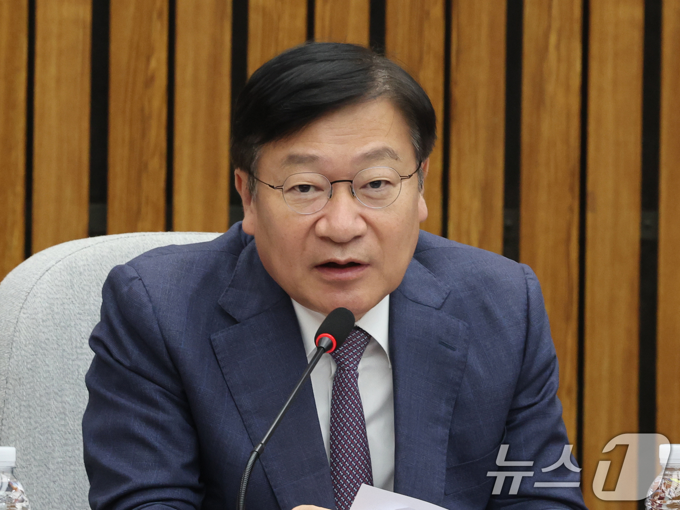 (서울=뉴스1) 황기선 기자 = 정점식 국민의힘 정책위의장이 4일 오후 서울 여의도 국회에서 열린 '이재명 죄지우기 특검법 위헌성 긴급토론회'에서 모두발언을 하고 있다.  2026 …
