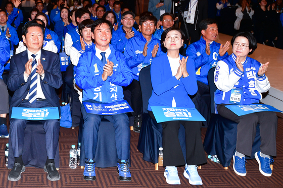 경북 공천자대회 축하하는 정청래 대표