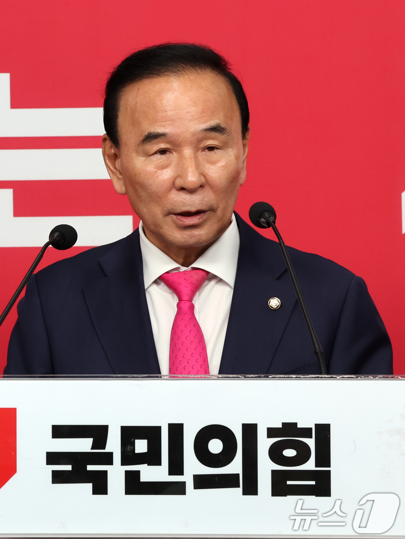 (서울=뉴스1) 황기선 기자 = 박덕흠 국민의힘 공천관리위원장이 5일 오전 서울 여의도 중앙당사에서 공천관리위원회 회의 브리핑을 하고 있다.이날 국민의힘 공관위는 "박민식 후보가 …