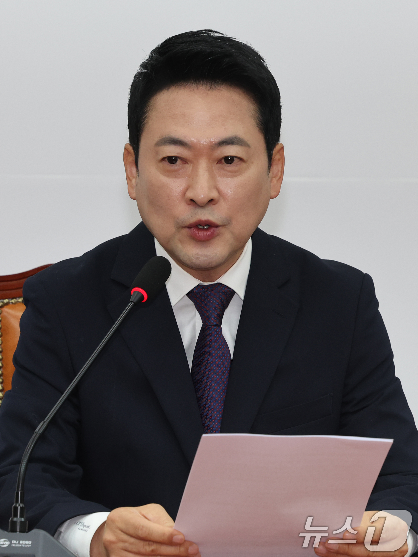 (서울=뉴스1) 황기선 기자 = 장동혁 국민의힘 대표가 5일 오전 서울 여의도 국회에서 열린 기자간담회에서 모두발언을 하고 있다.  2026.5.5/뉴스1