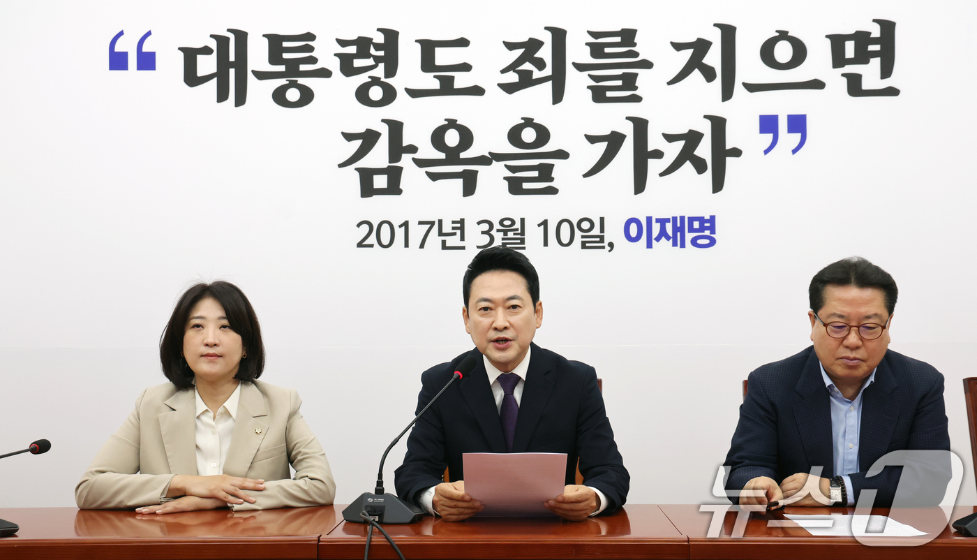 (서울=뉴스1) 황기선 기자 = 장동혁 국민의힘 대표가 5일 오전 서울 여의도 국회에서 열린 기자간담회에서 모두발언을 하고 있다. 2026.5.5/뉴스1