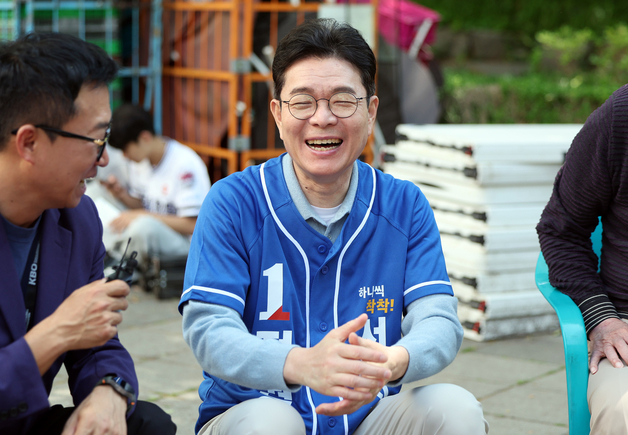 야구팬들과 간담회에 참석한 정원오 후보