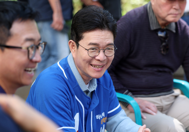 야구팬들과 간담회에 참석한 정원오 후보